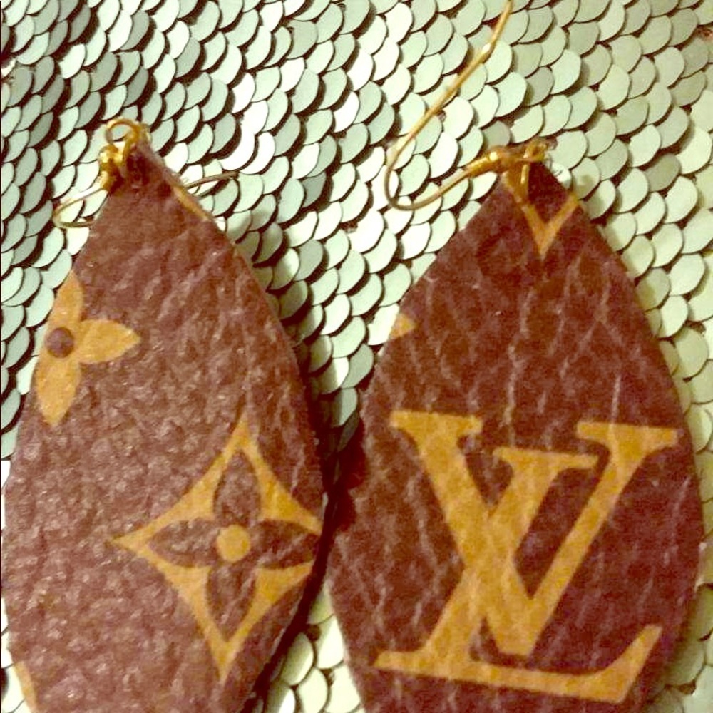 Leather earrings
